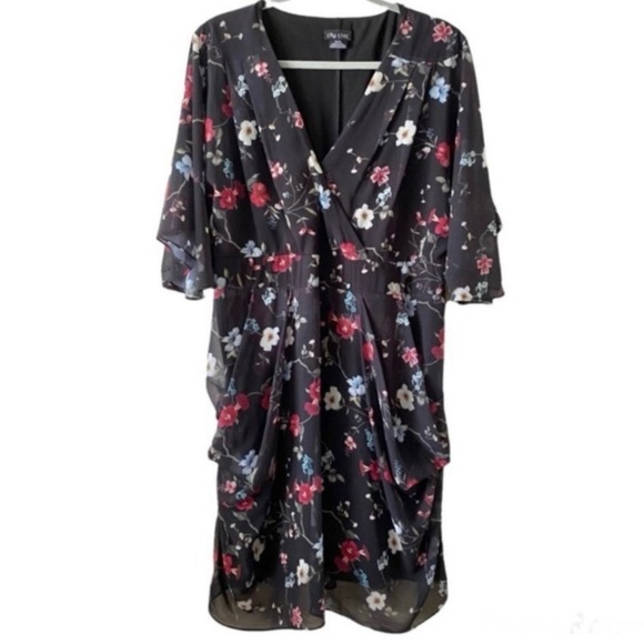 City Chic Floral Allure Chiffon Faux Wrap Drape Batwing Plus Dress Size 18 - Picture 2 of 15